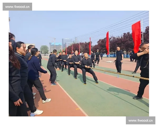 团结一心齐努力拔河赛场展英姿奋勇拼搏创佳绩