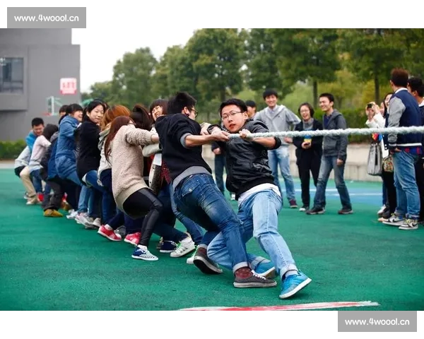 在激烈拔河比赛中体会团结力量与拼搏精神的难忘作文分享经历感悟